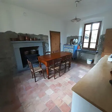 Breathtaking Stone House San Salvatore (Piacenza)